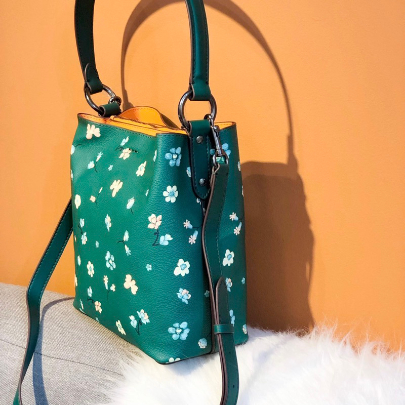 Túi coach town bucket