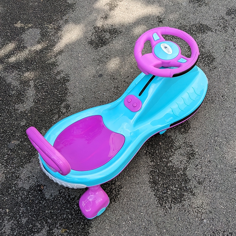 Xe lắc tay có đèn có nhạc BABY PLAZA HZL-918