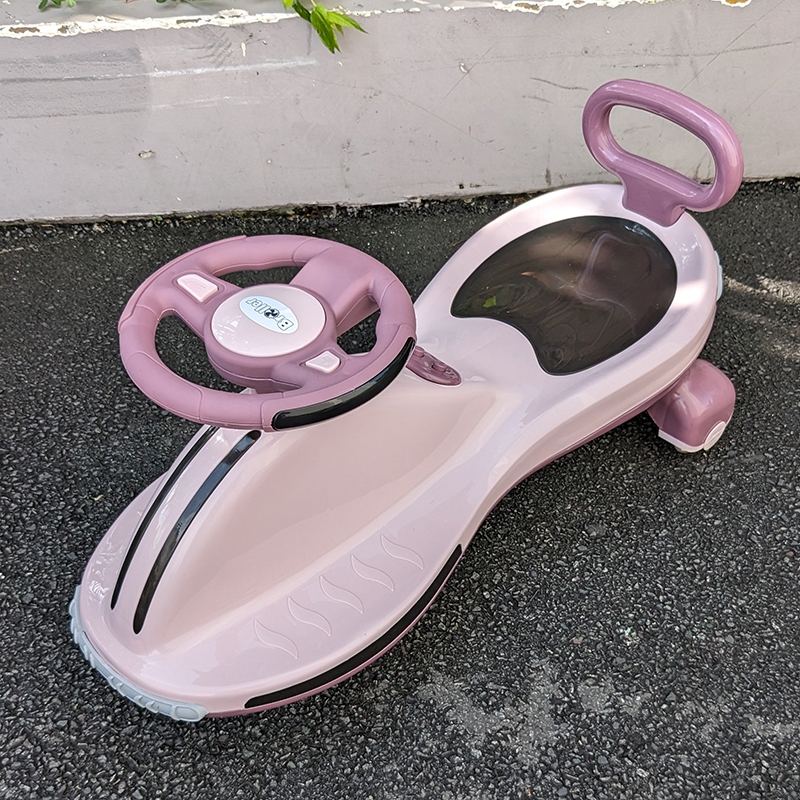 Xe lắc tay có đèn có nhạc BABY PLAZA HZL-918