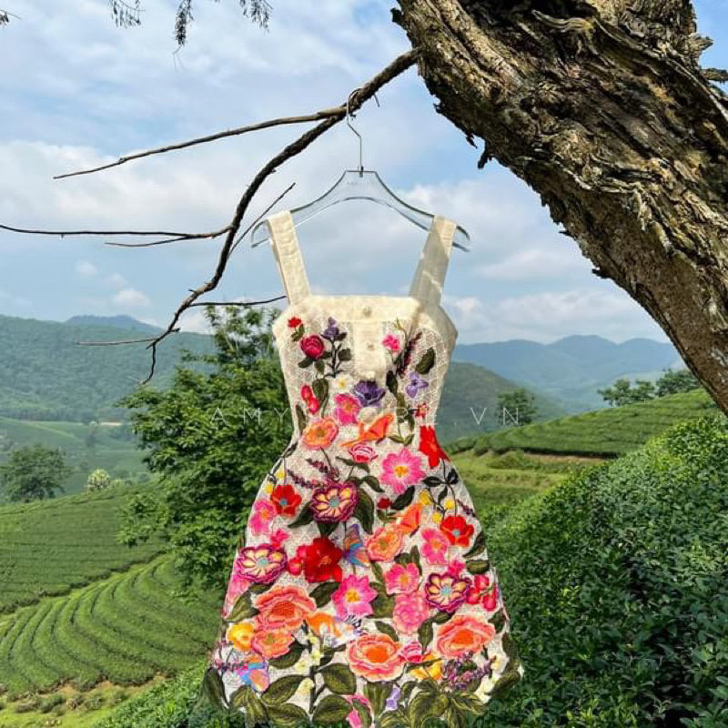 Đầm dự tiệc text giả ren thanh lịch dáng chữ A hai dây cổ vuông , cover hãng Amy