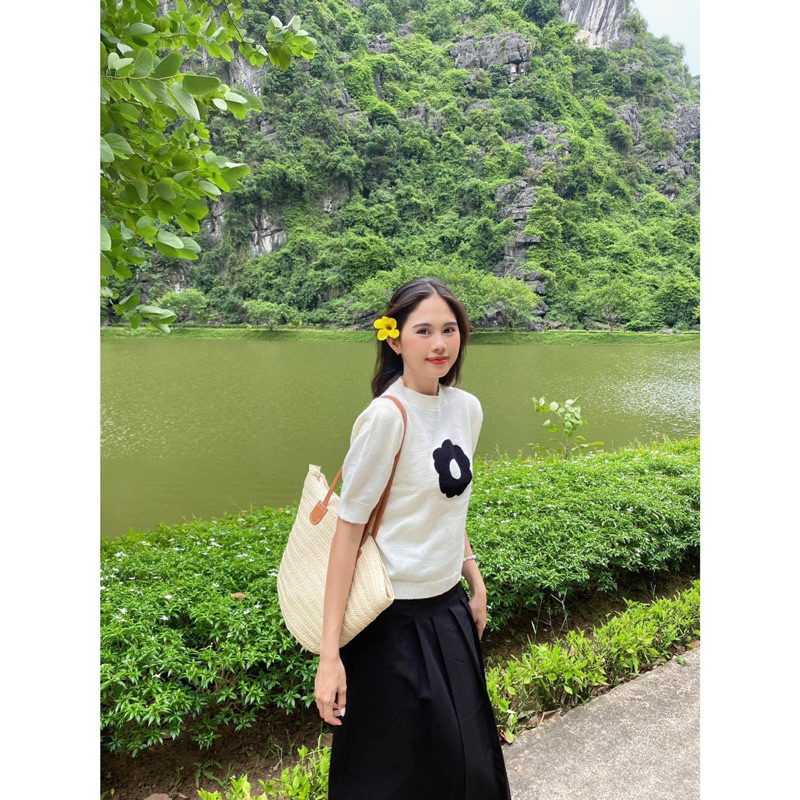 Áo Len - 106 - 1 Bông Hoa To - Tay Ngắn