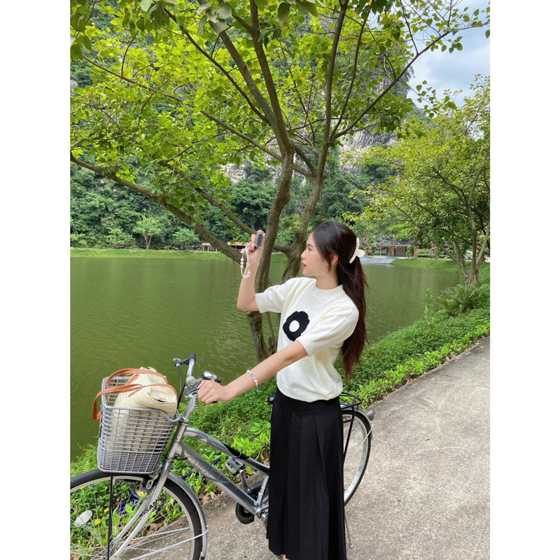 Áo Len - 106 - 1 Bông Hoa To - Tay Ngắn