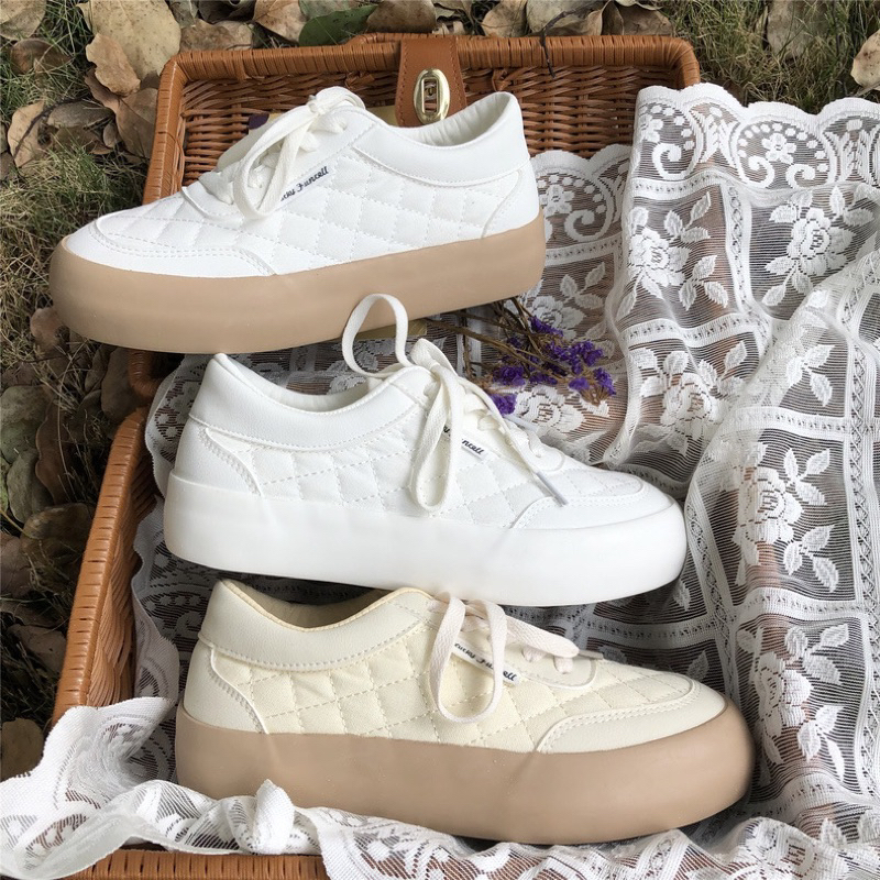 Giày thể thao trắng đế nâu bánh mì xinh xắn