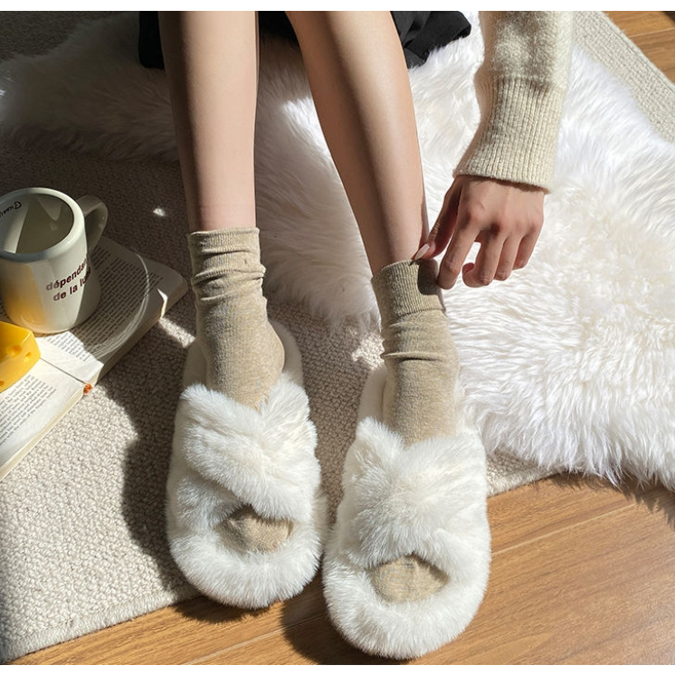 Dép lông chống trượt ấm áp và thời trang cho mùa thu đông