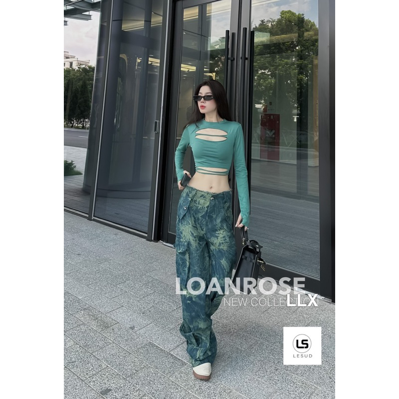 Bộ thể thao áo phông khoét mix quần suông jean loang