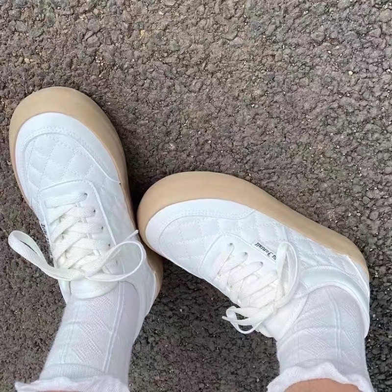 Giày thể thao trắng đế nâu bánh mì xinh xắn