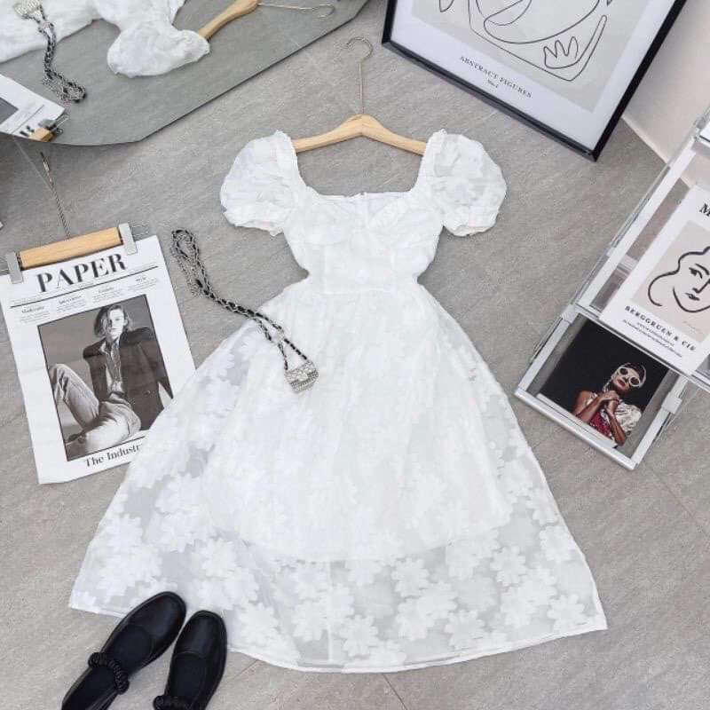 Đầm trắng tiểu thư