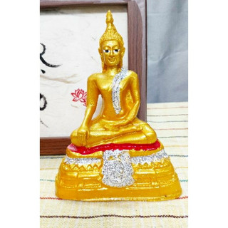 Tượng Phật địa xúc Thái màu vàng