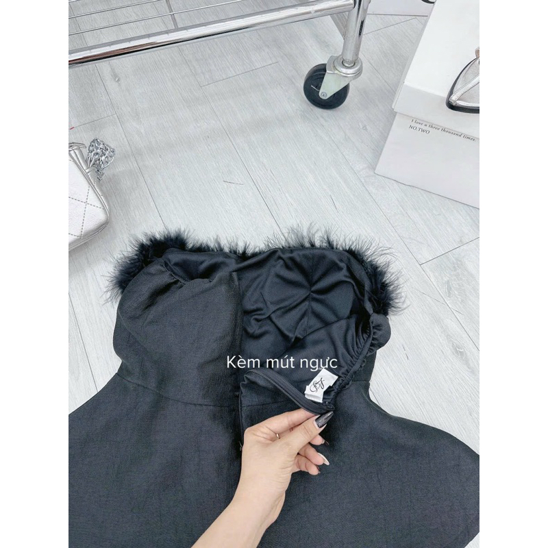 Set Áo Ống Đen Cúp Lông Vũ + Chân Váy