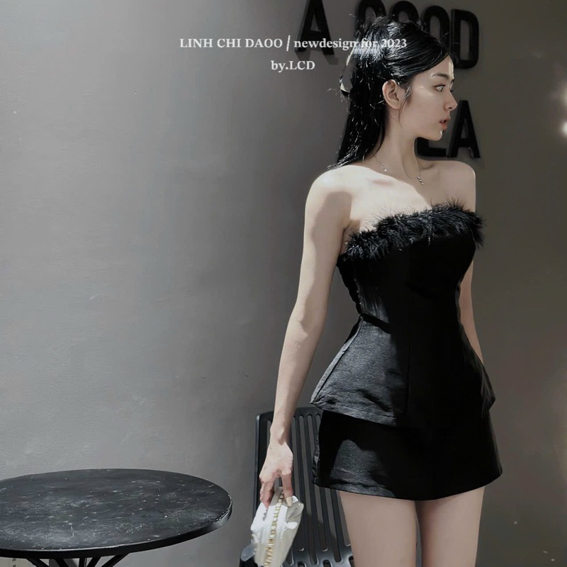 Set Áo Ống Đen Cúp Lông Vũ + Chân Váy