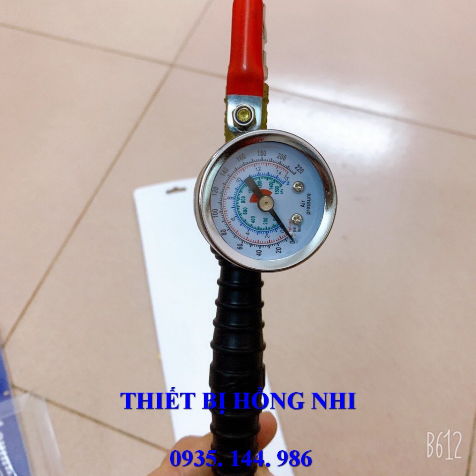 Tay bơm cong có đồng hồ 2 đầu dùng cho ô tô tải