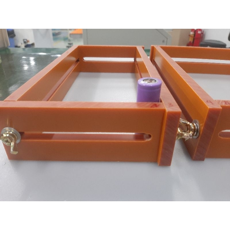 Khuôn đóng pin 18650