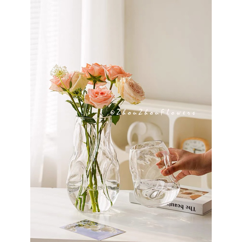 Bình hoa dáng tượng lạ mắt thiết kế phong cách độc đáo