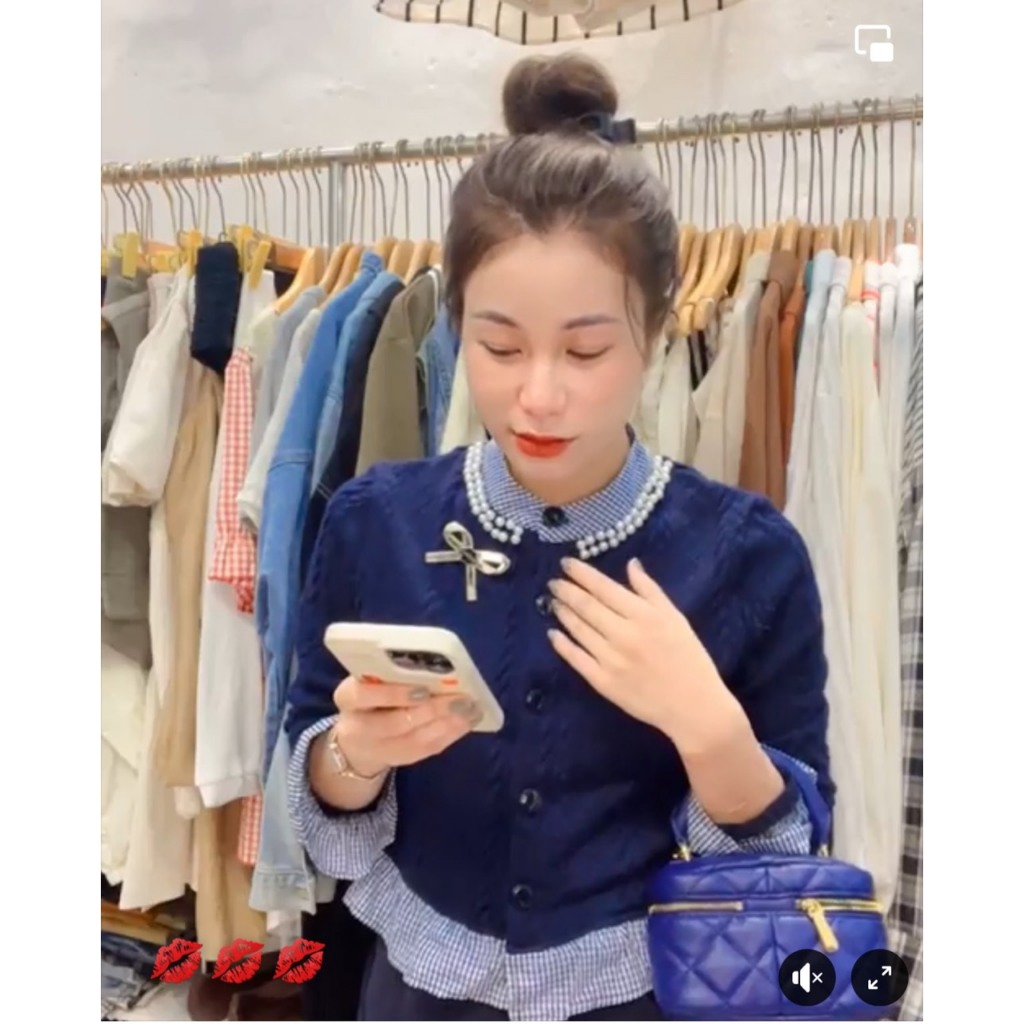 Áo len dài tay viền kẻ bèo kèm nơ