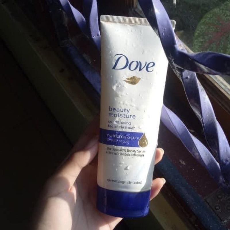 Sữa rửa mặt Dove tinh chất cấp ẩm, mềm mượt da Beauty Serum Facial Cleansing Foam