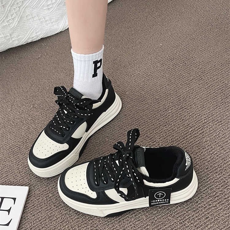 Giày thể thao sneaker nữ hot trend 2023