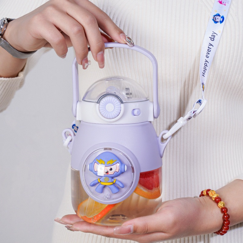 Bình Nước Cô Gái Dễ Thương Có Ống Hút Dây Đeo Và Sticker 3d Phim hoạt hình búp bê viên nang không gian dành cho trẻ em