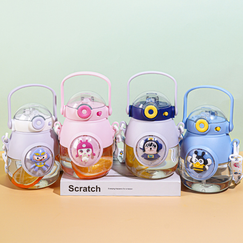 Bình Nước Cô Gái Dễ Thương Có Ống Hút Dây Đeo Và Sticker 3d Phim hoạt hình búp bê viên nang không gian dành cho trẻ em