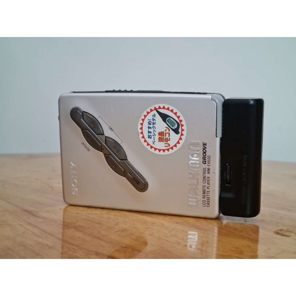 Cassette cầm tay trong suốt SONY