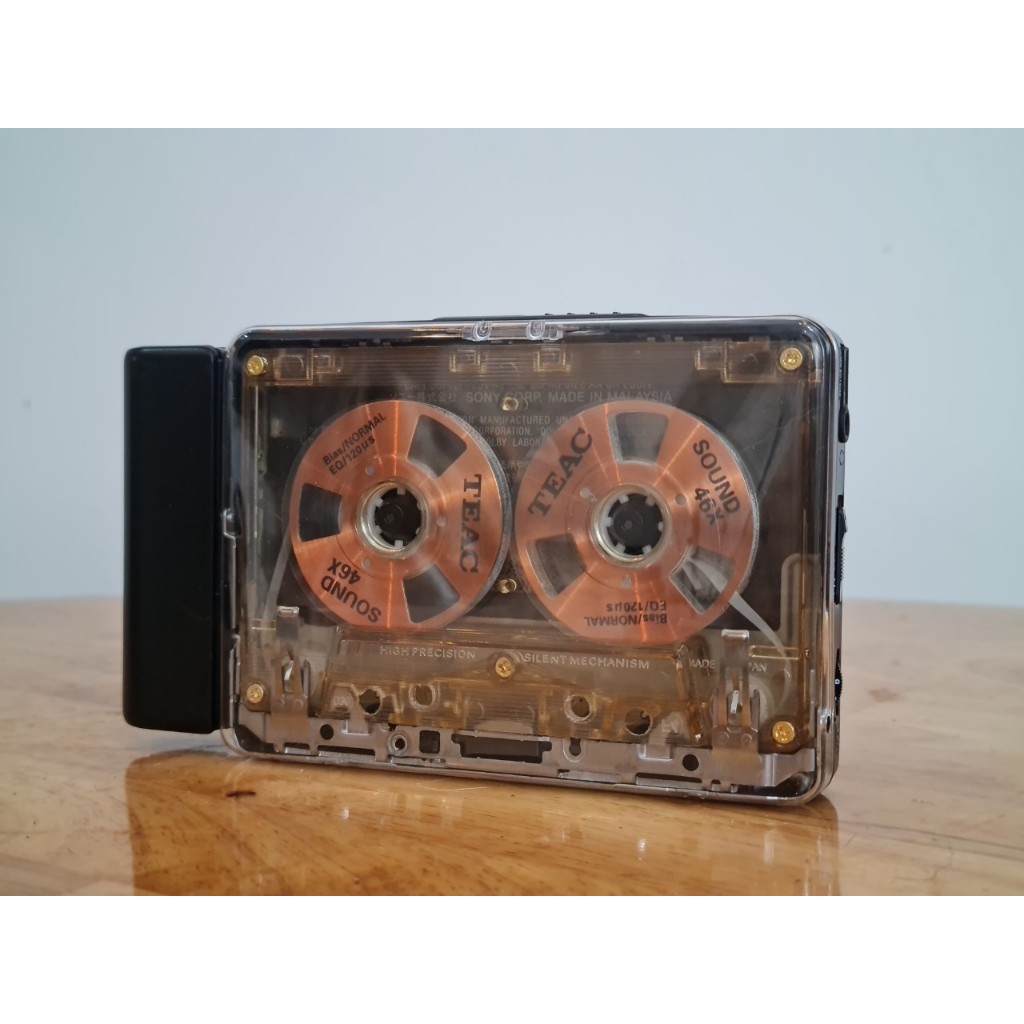 Cassette cầm tay trong suốt SONY