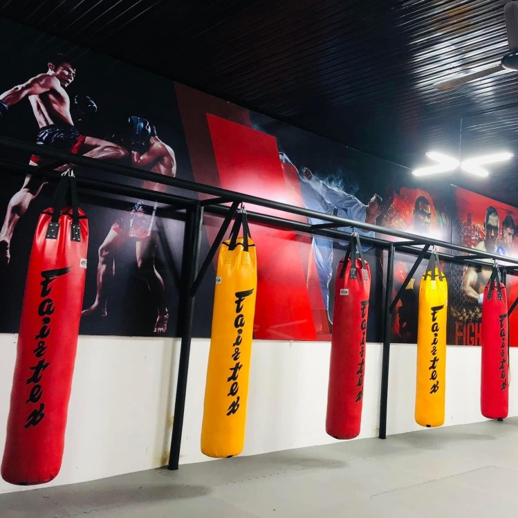 Bao Đấm Boxing Da Nguyên Tấm nhập khẩu dày dài 1m - 1,8m tặng móc khóa gài màu sắc lựa chọn chưa dồn ruột có bán sỉ HLV