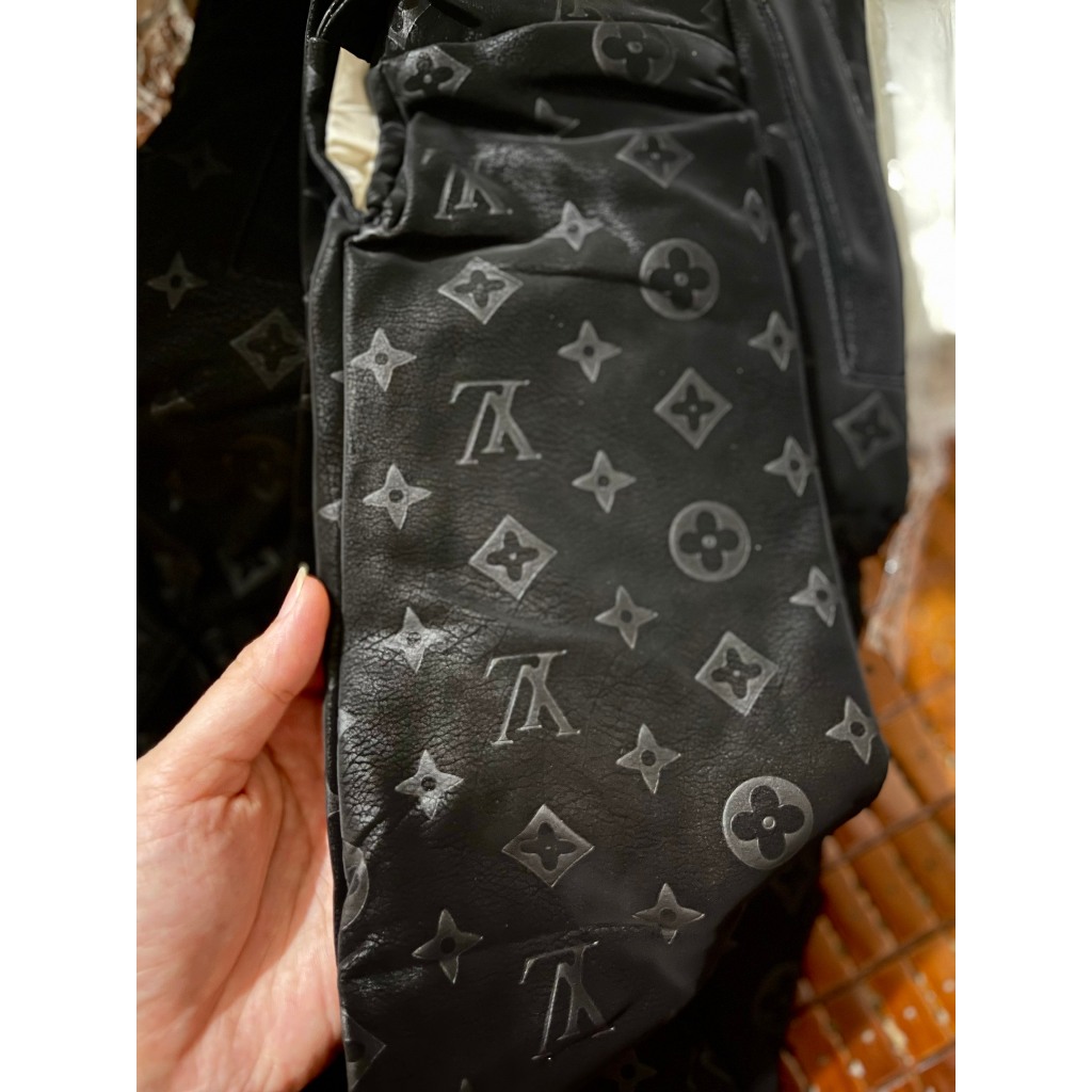 Áo Khoác Nam Da Nhung Dập Vân họa tiết