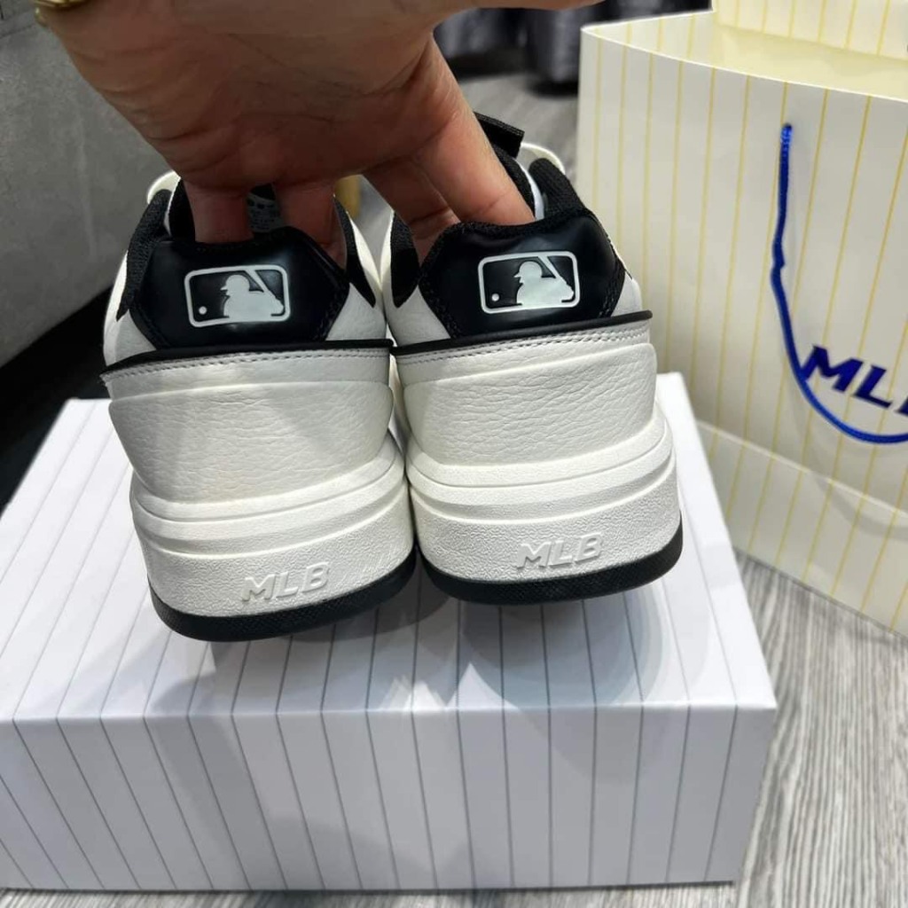 Giày thể thao MLB Chunky Liner trắng viền đen, Giày sneaker Chunky Liner White Black siêu êm nhẹ hot trend 2023