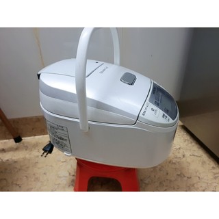 Nồi cơm điện cao tần áp suất HITACI steam cut 1L nhật bãi