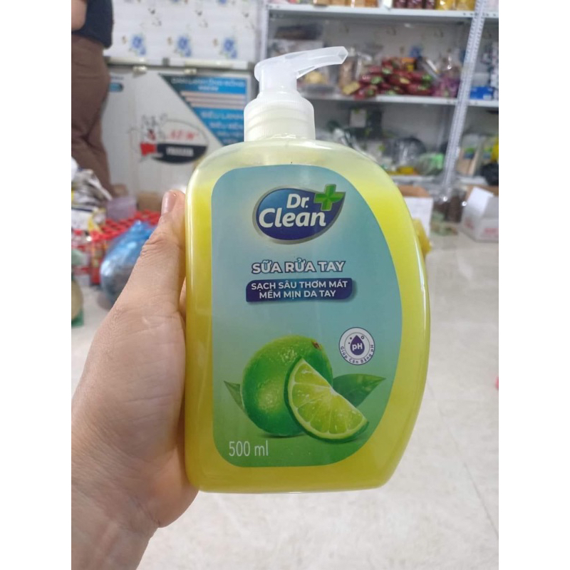 Nước rửa tay sạch khuẩn Dr Clean Hương hoa quả 500ml