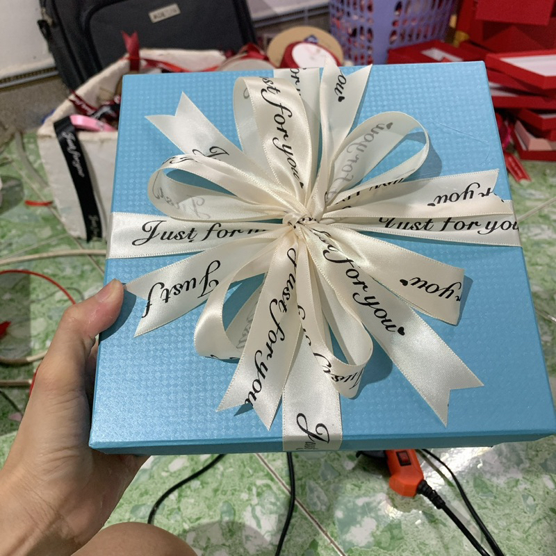Hộp vuông size lớn, rộng 25cm cao 8cm