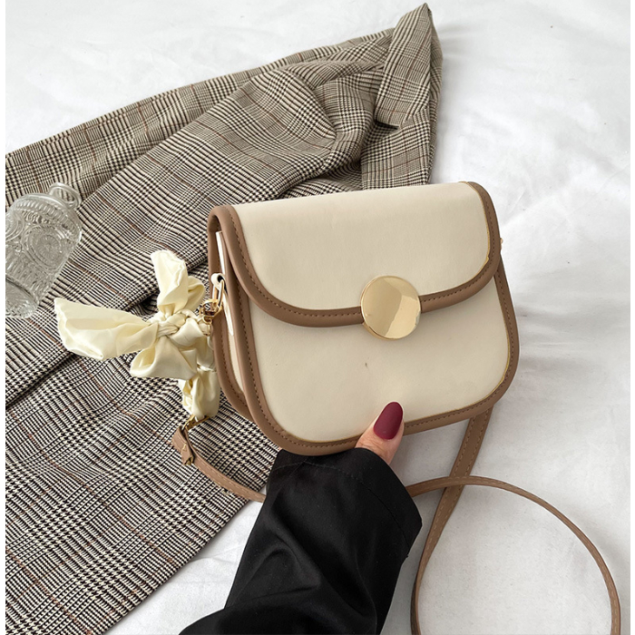 Túi đeo chéo nữ thời trang da mềm khoá tròn màu trắng