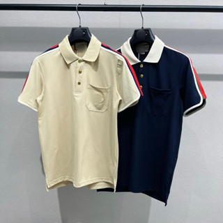 Áo polo nam cổ bẻ cotton gai bo vạch sọc xanh đỏ viền vai thêu logo túi ngực cúc vàng khắc chữ PL47P