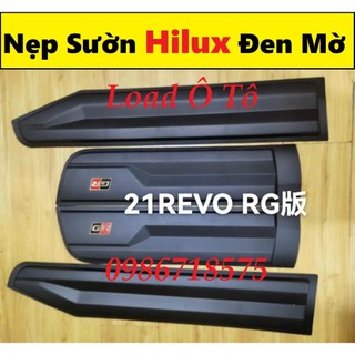 Ốp nẹp sườn bản to thái xe toyota hilux 2024-2021 mẫu nhựa đen mờ cao cấp