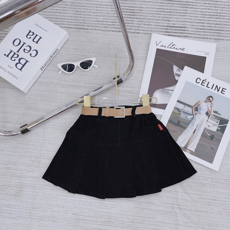 Chân váy kaki xếp ly bé gái