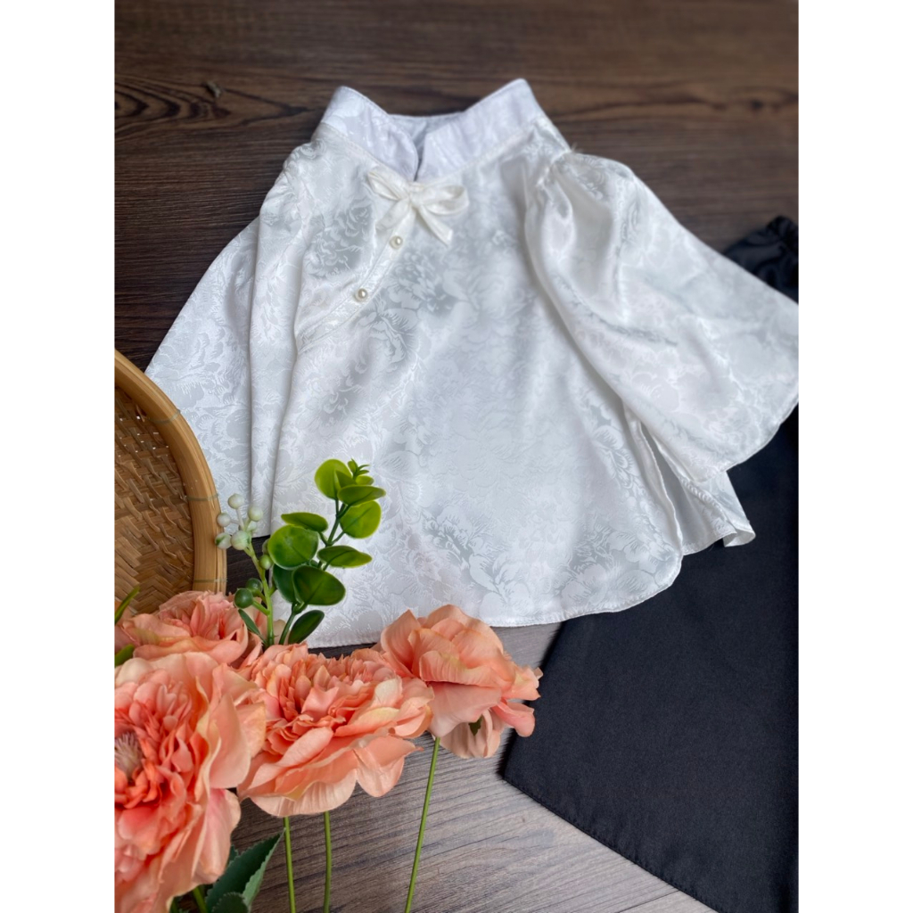 Áo bà ba bé gái trắng đen vải gấm 6-20kg