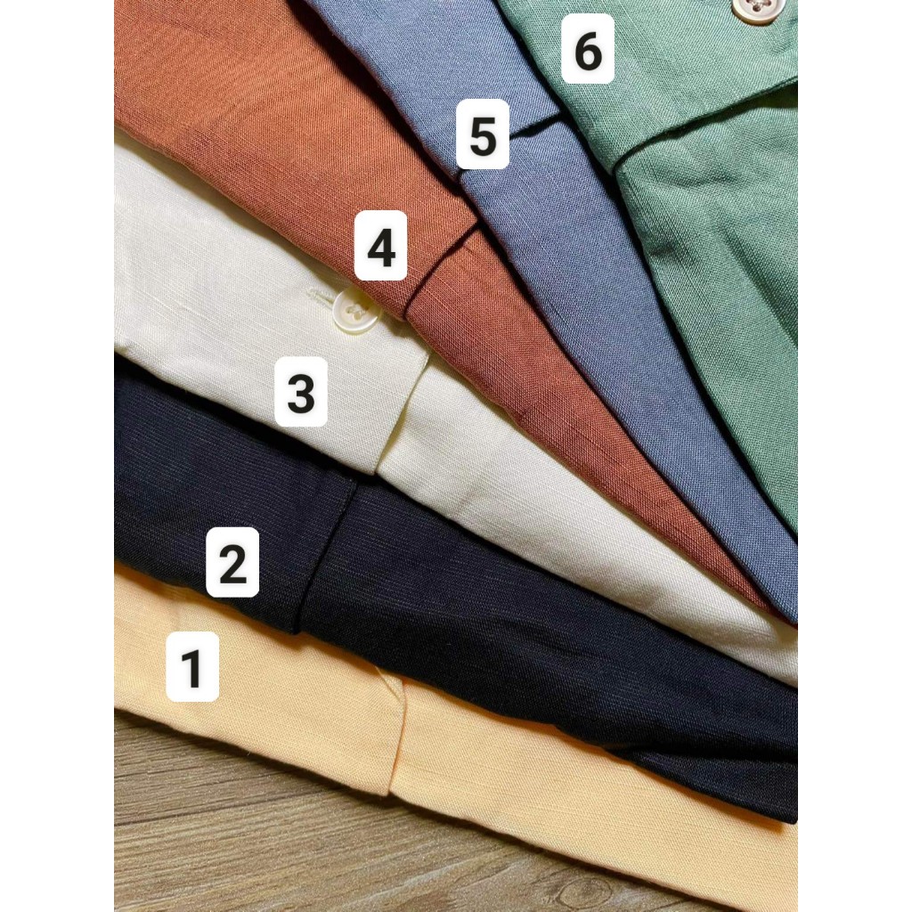 Áo sơ mi tay ngắn linen ướt.