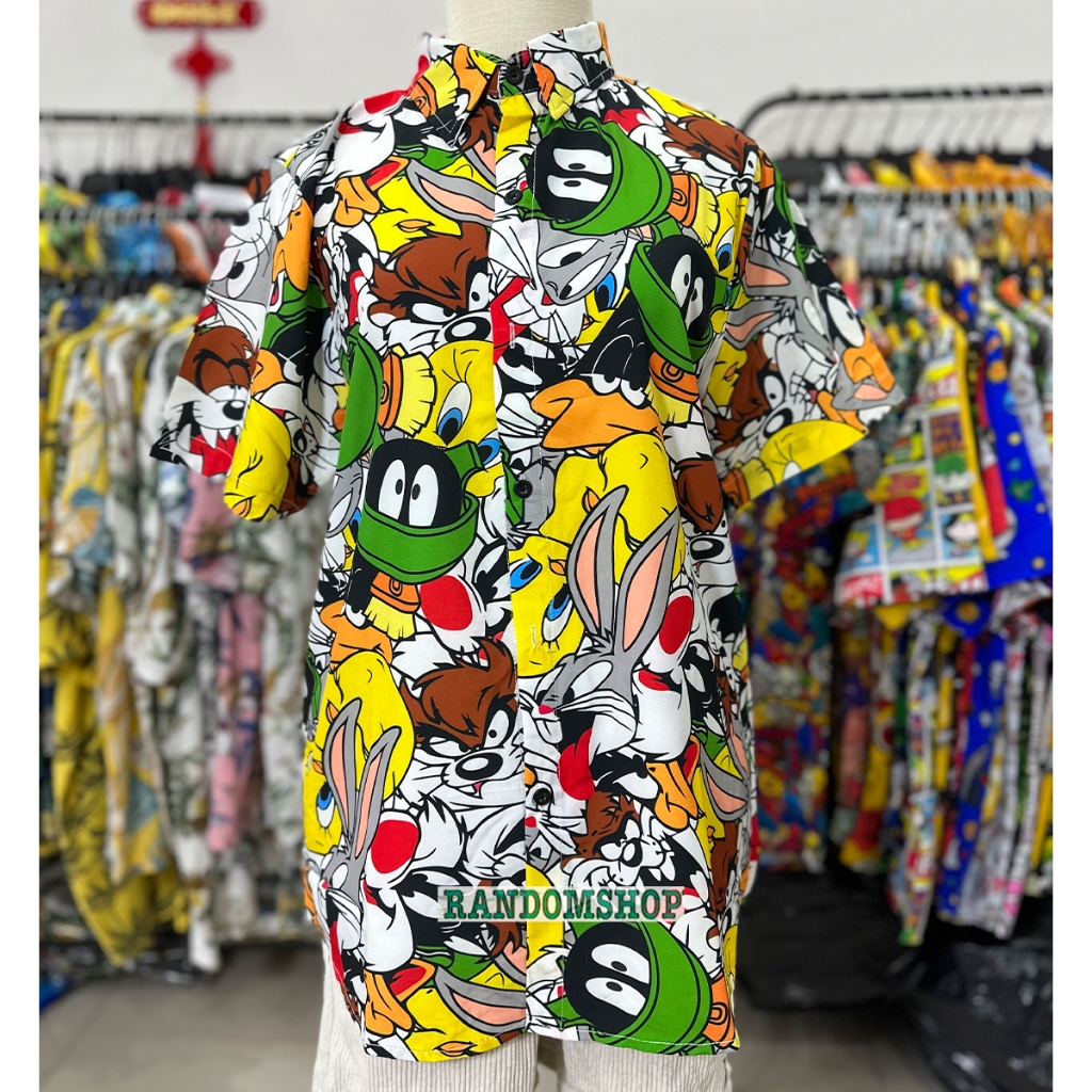 Áo sơ mi hoạt hình looneytune họa tiết thỏ cáo unisex nam nữ đều mặc đẹp.