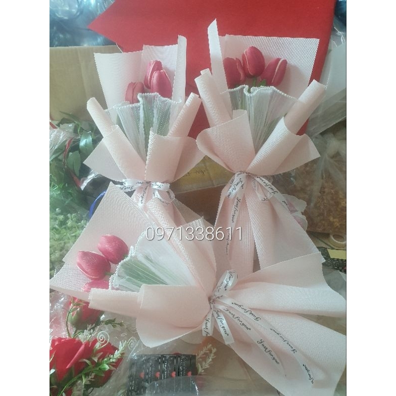 Bó hoa tuy líp 1 -7 bông kèm túi thiệp