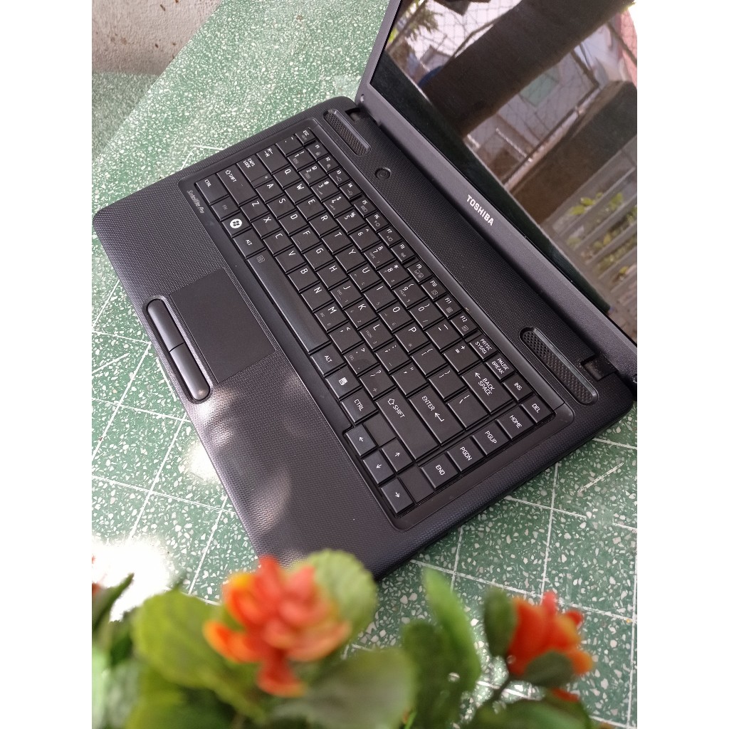 Laptop giá rẻ i3 i5 i7 hợp túi tiền ram 4gb 8gb pin ~2h