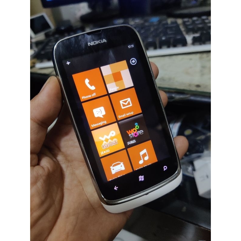 - Nokia lumia 610