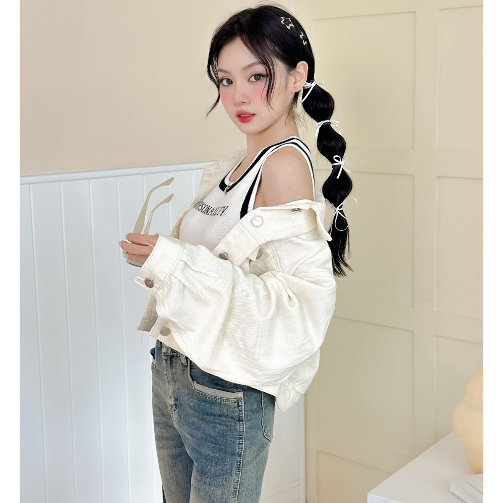 LYRA Áo khoác bò dáng ngắn hai túi ngực chất dày dặn phong cách trẻ trung, cá tính - CSYAK0175