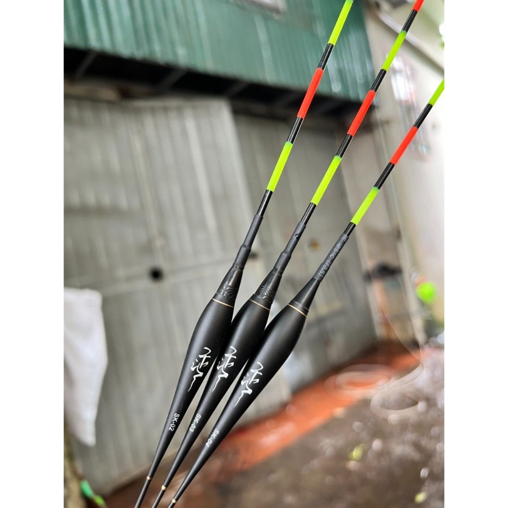 Phao Hố Đấu cao cấp Hắc Mã Liên ngày và đêm , chuyên cá nhát ,tự cân bằng không cần chì , thích hợp câu chép và săn hàng