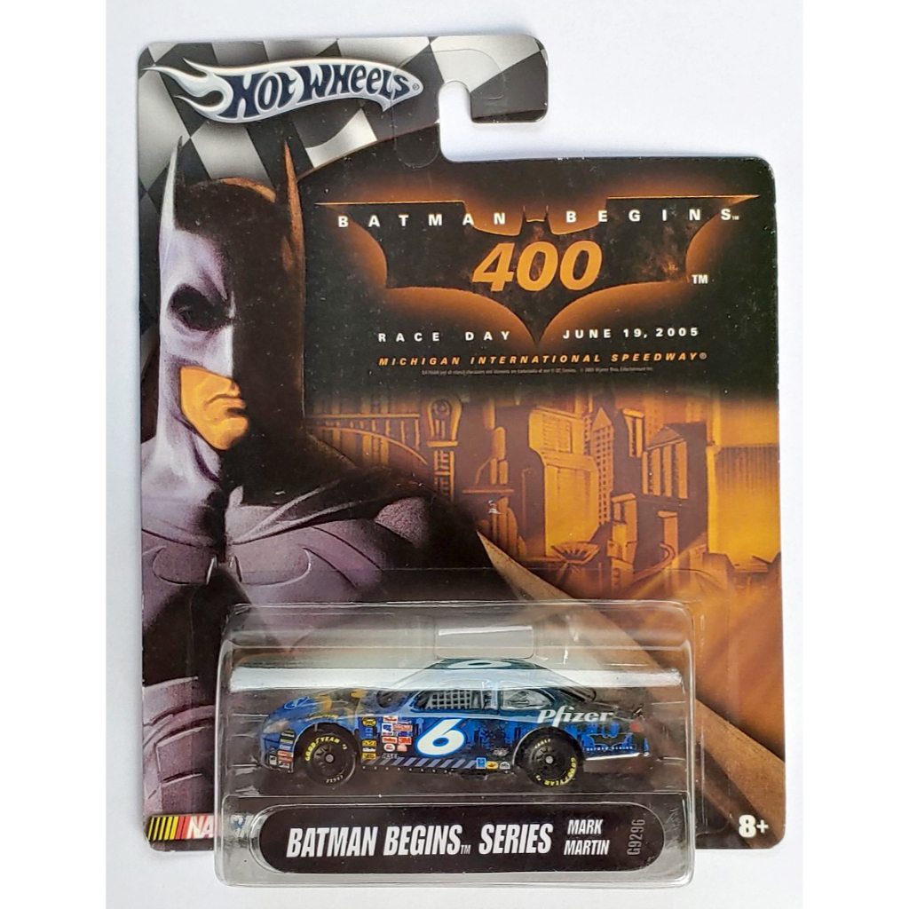 Xe mô hình Hot Wheels Batman Pfizer