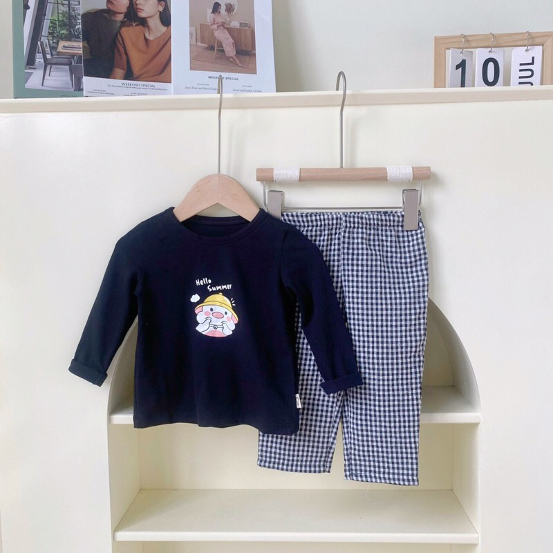 Bộ dài tay thu đông cho bé trai và bé gái, áo cotton quần kẻ thô BK56