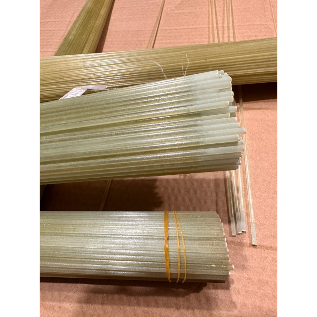 Chân thủy tinh chuyên làm chân, ngọn phao câu cá, câu lục, câu đài. Siêu bền, đàn hồi cao