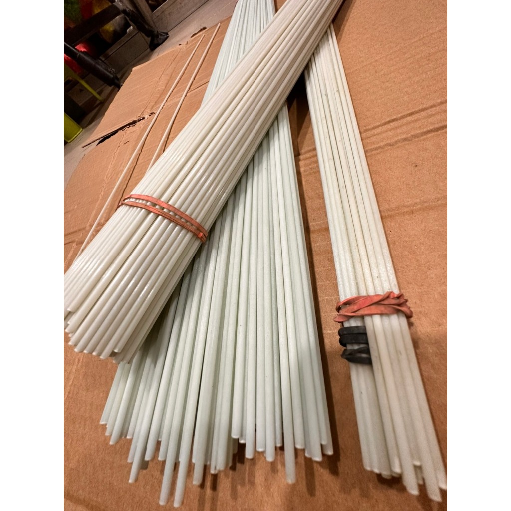 Chân thủy tinh chuyên làm chân, ngọn phao câu cá, câu lục, câu đài. Siêu bền, đàn hồi cao