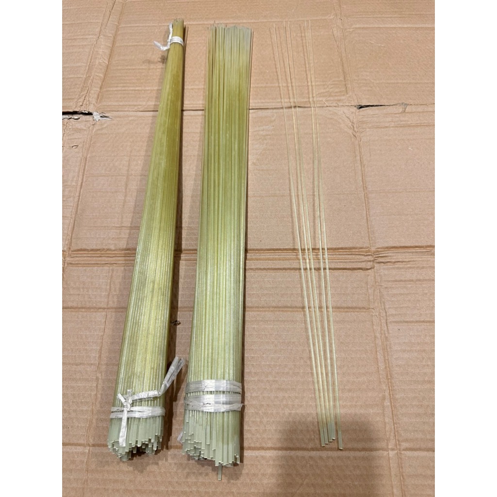 Chân thủy tinh chuyên làm chân, ngọn phao câu cá, câu lục, câu đài. Siêu bền, đàn hồi cao