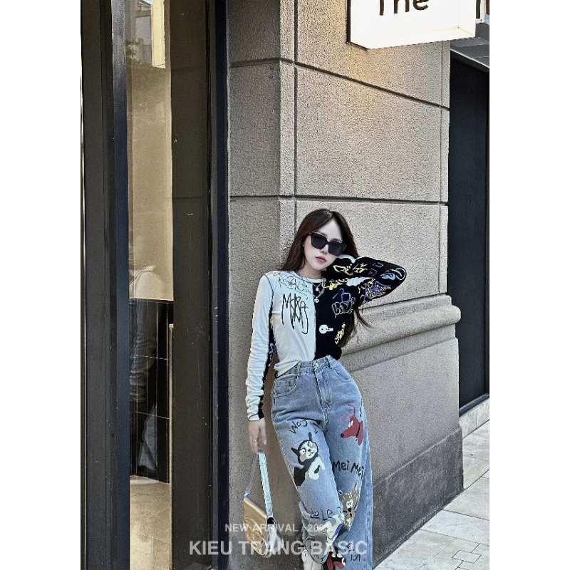 Quần jean suông hoạt hình, áo thun họa tiết tay dài