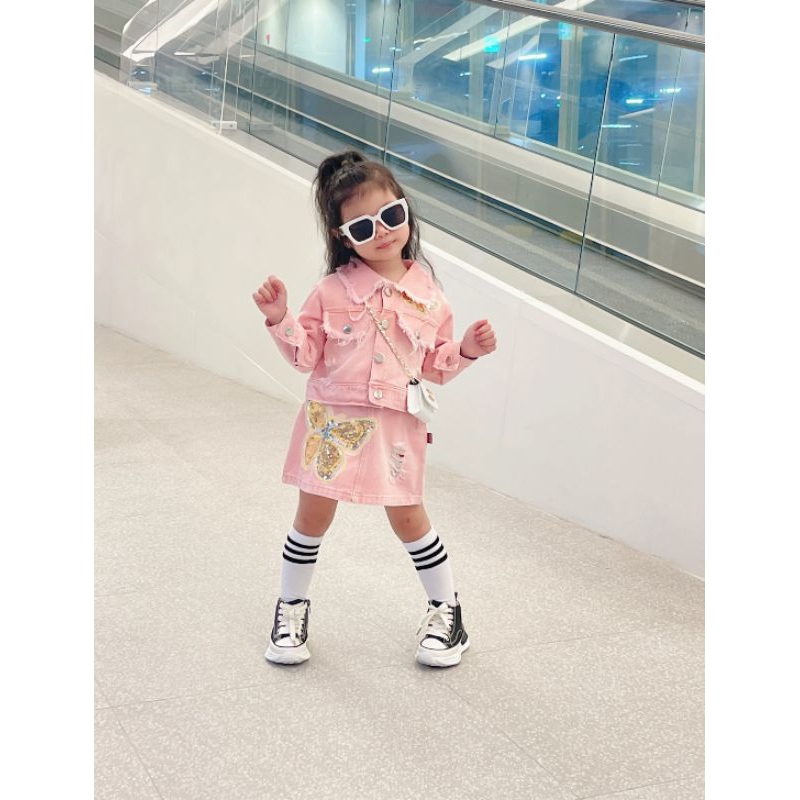 Set   jean mềm đinh hoạ tiết bươm xinh xắn bé gái