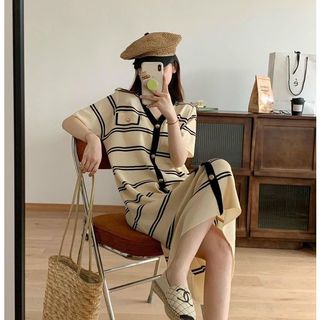 Đầm len suông cổ V 2 màu đen kem V2856 Aholic